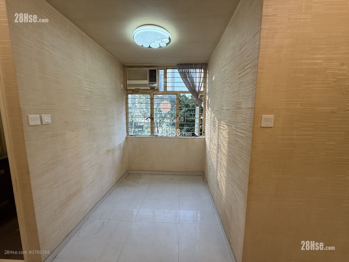 Nam Chong Estate Sell 3 Bedrooms , 1 Bathroom 494 ft²