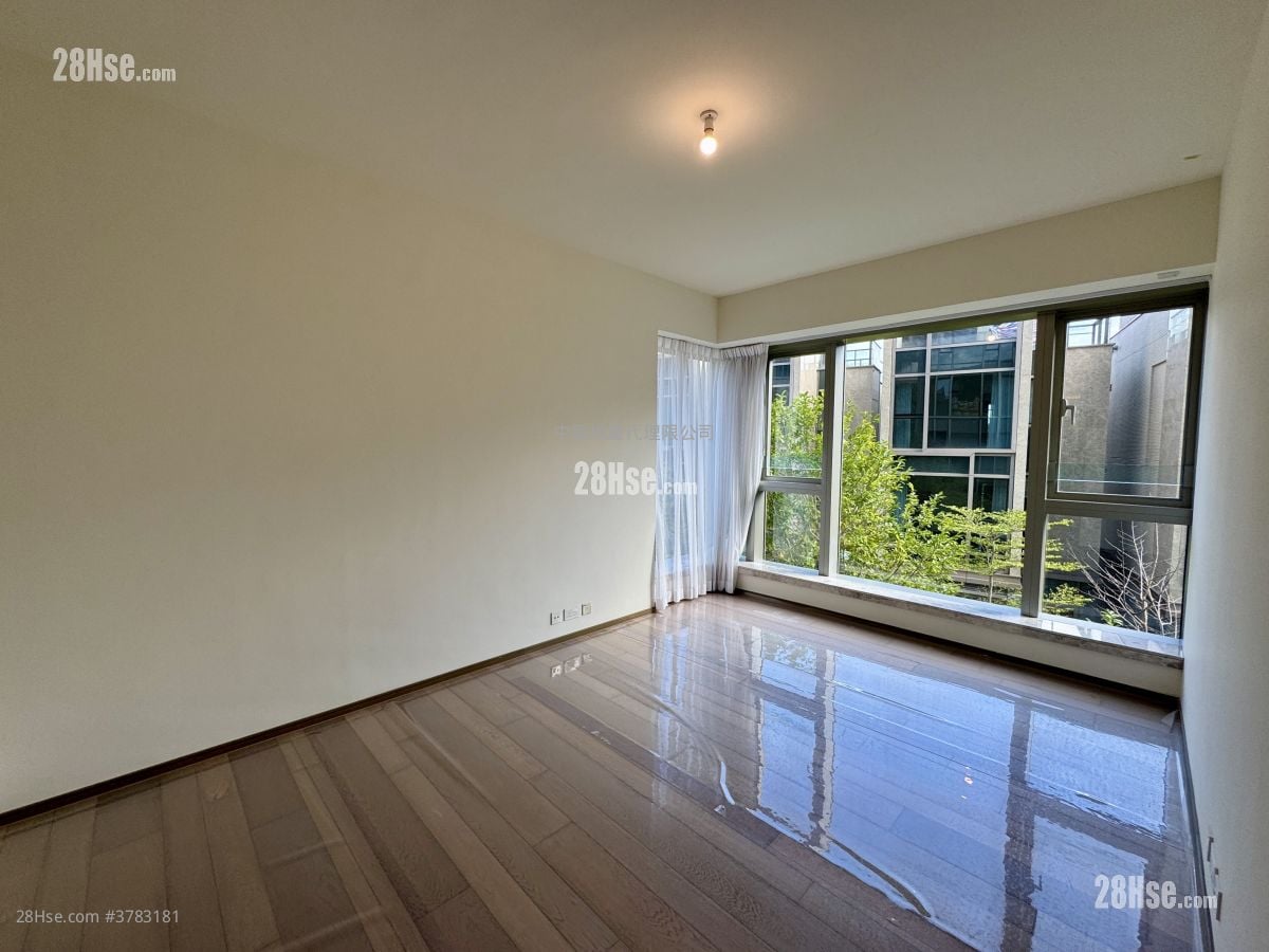 Mount Regalia Sell 4 Bedrooms 1,616 ft²