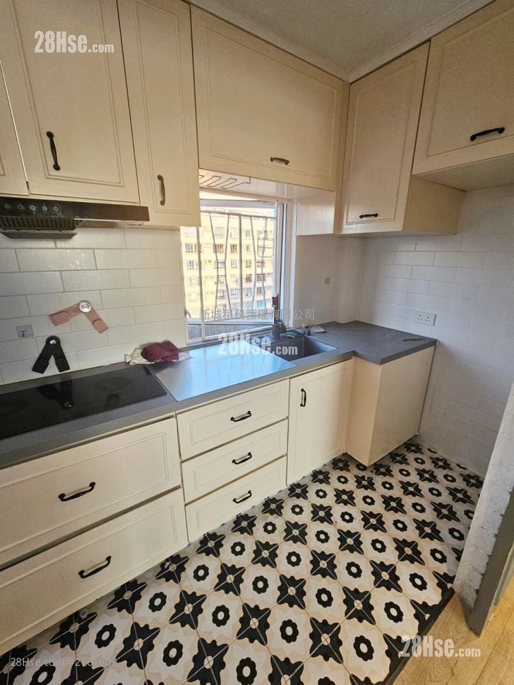 Seaview Garden Rental 2 Bedrooms , 1 Bathroom 810 ft²