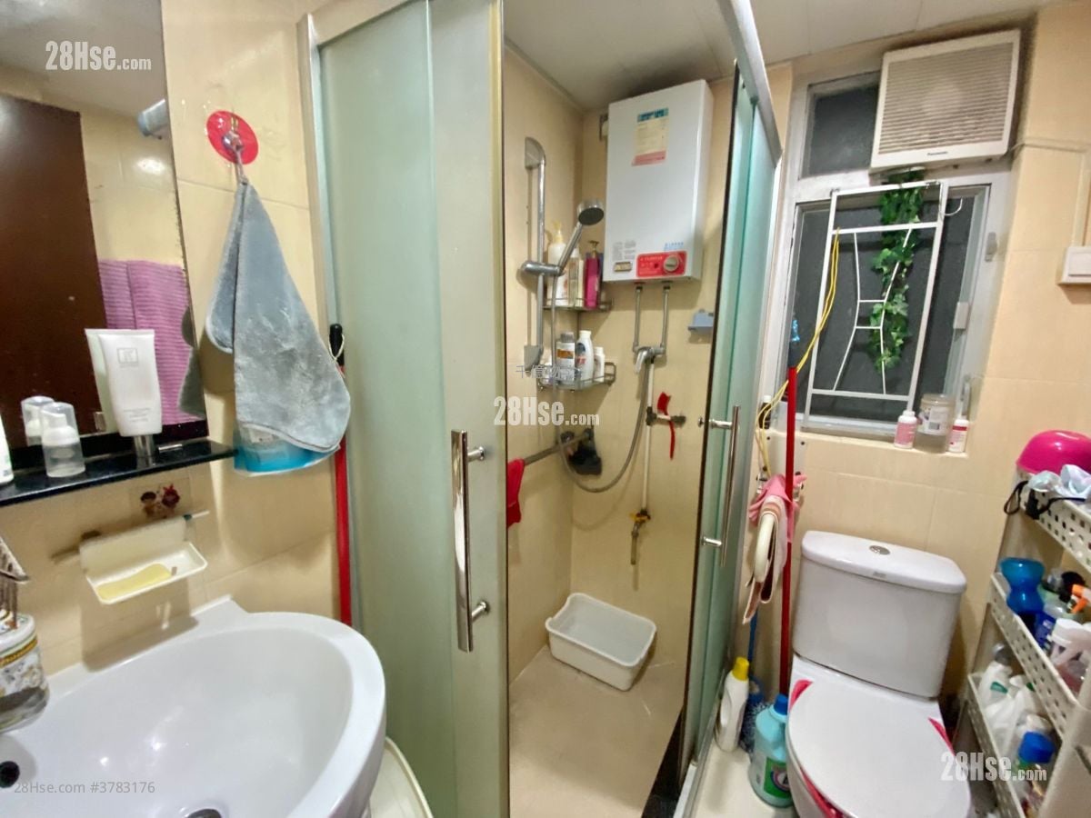 Tsimshatsui Mansion Sell 4 Bedrooms , 2 Bathrooms 741 ft²