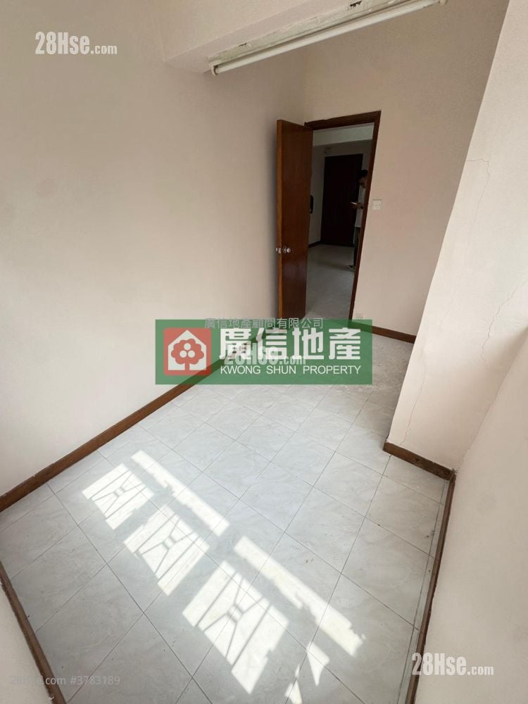 Yuen King Building Sell 2 Bedrooms , 1 Bathroom 474 ft²