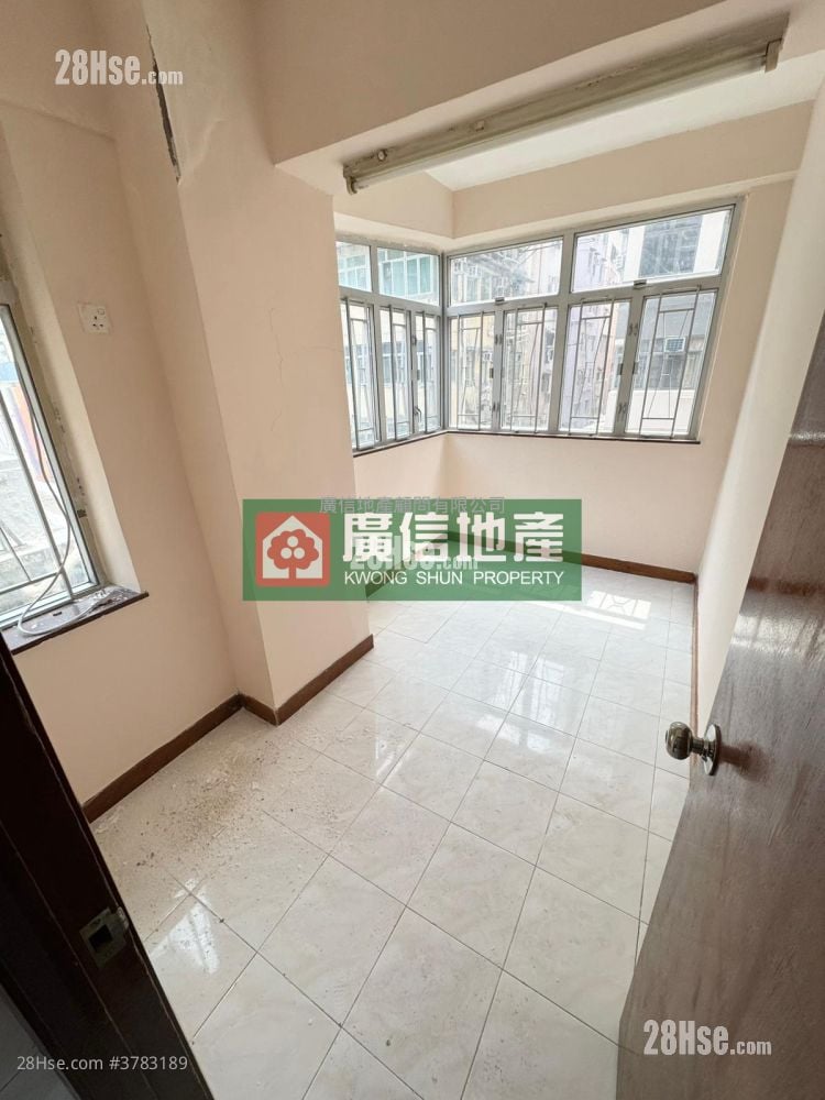 Yuen King Building Sell 2 Bedrooms , 1 Bathroom 474 ft²