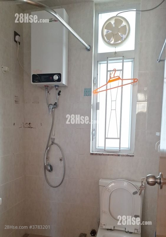 Kwai Po Building Rental 2 Bedrooms , 1 Bathroom 410 ft²