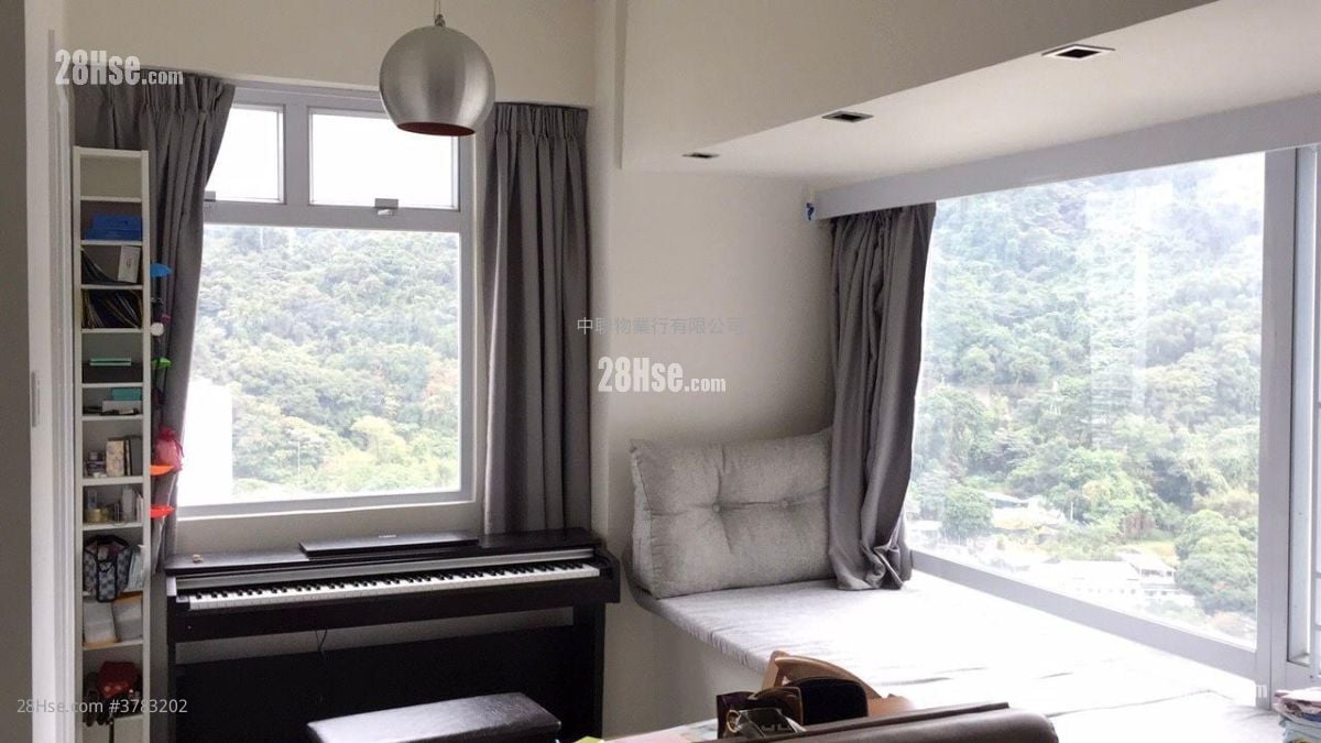 Golden Lion Garden Sell 285 ft²