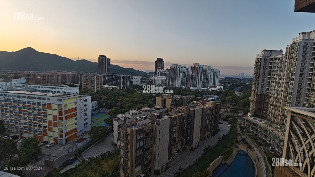 Uptown Sell 4 Bedrooms , 2 Bathrooms 901 ft²