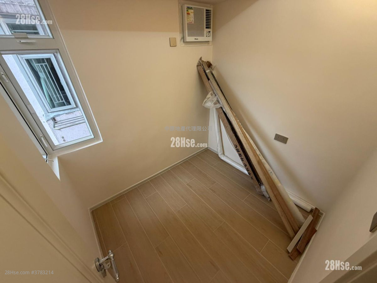 Tsuen Wan Centre Sell 1 Bedroom , 1 Bathroom 329 ft²