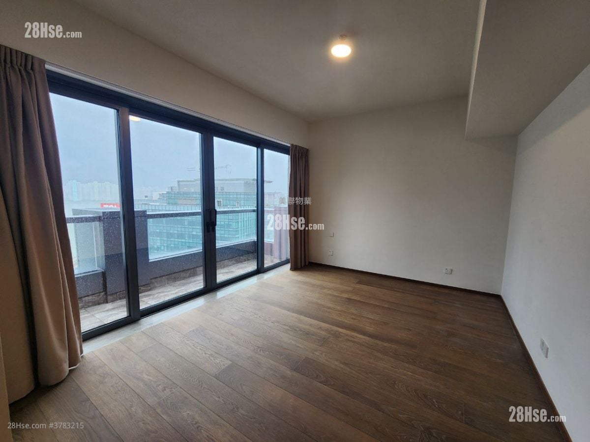 主人房: 朗涛 租盘 4 房 , 5+ 浴室 2,533 平方尺