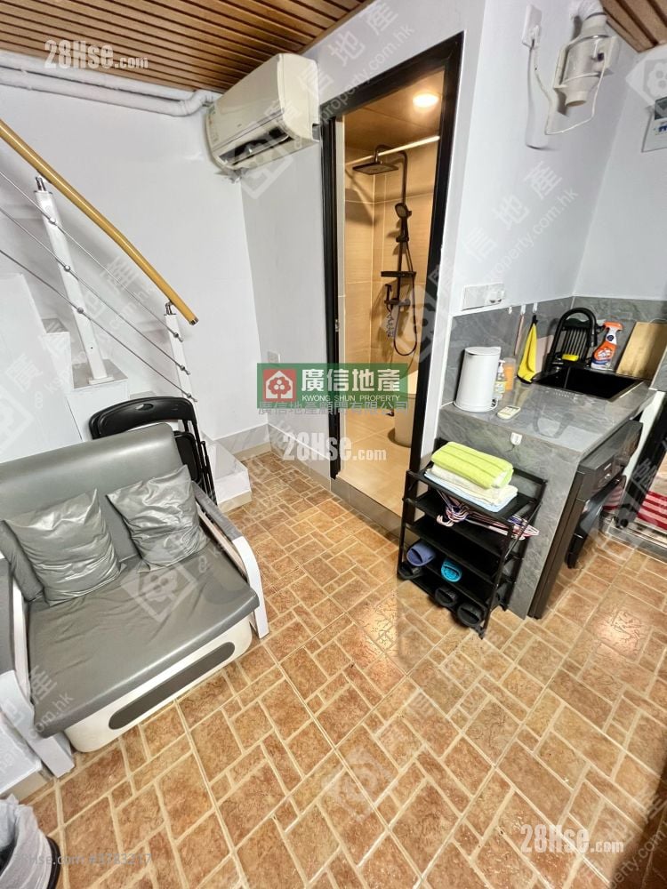 Fife Court Rental 2 Bedrooms , 1 Bathroom 300 ft²