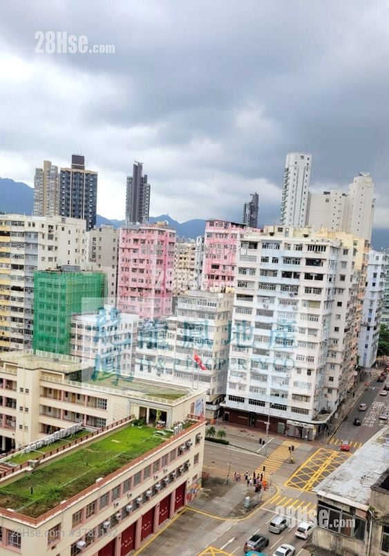 Sun Hon House Sell 2 Bedrooms , 1 Bathroom 396 ft²