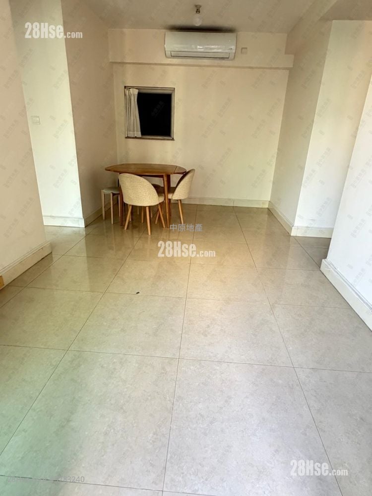 Central Park Towers Sell 2 Bedrooms , 1 Bathroom 498 ft²