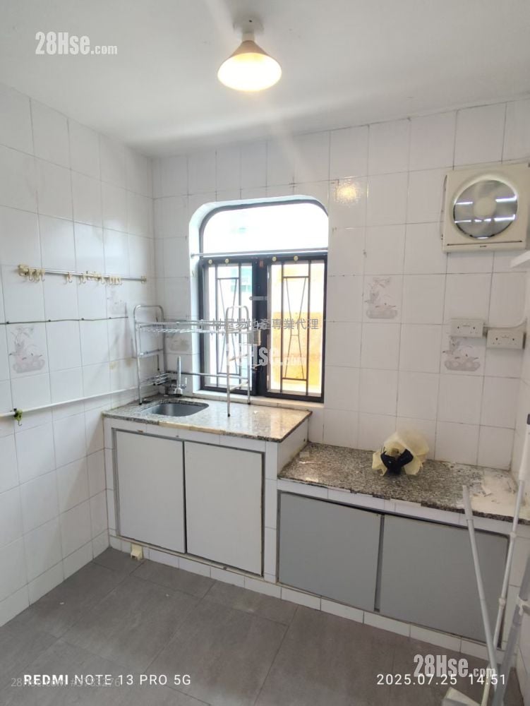 村屋 售盘 3 房 , 1 浴室 700 平方尺