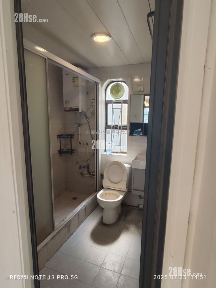 村屋 售盘 3 房 , 1 浴室 700 平方尺