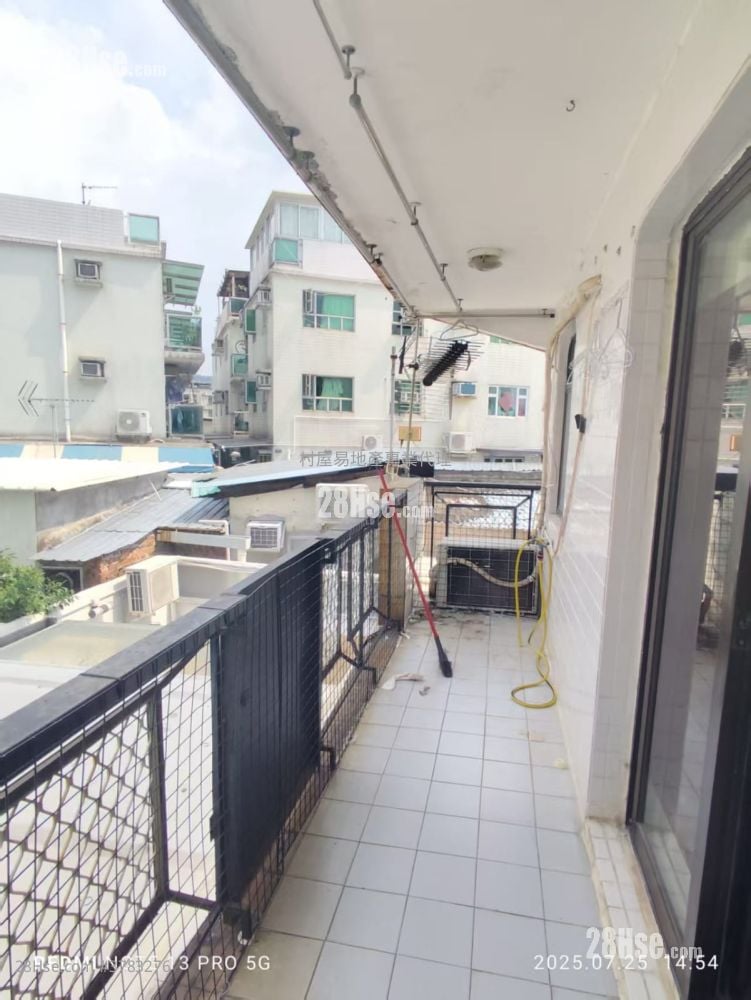 村屋 售盘 3 房 , 1 浴室 700 平方尺