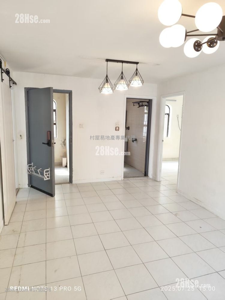 村屋 售盘 3 房 , 1 浴室 700 平方尺