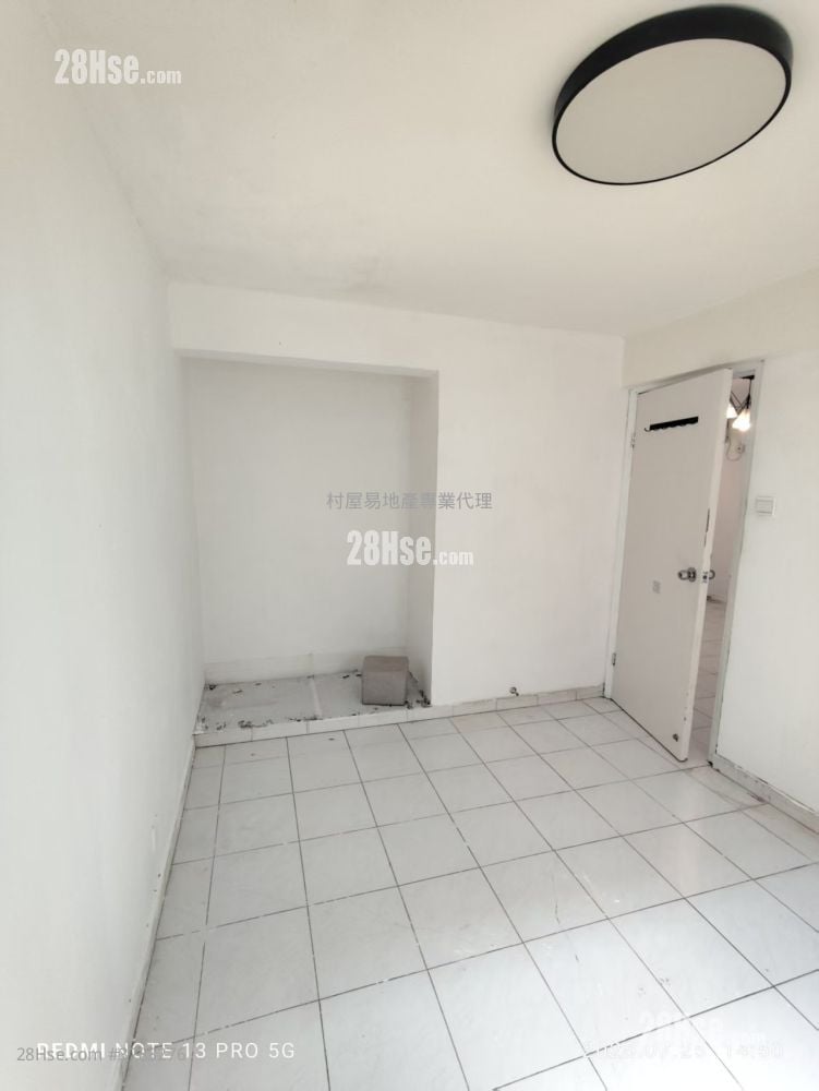 村屋 售盘 3 房 , 1 浴室 700 平方尺