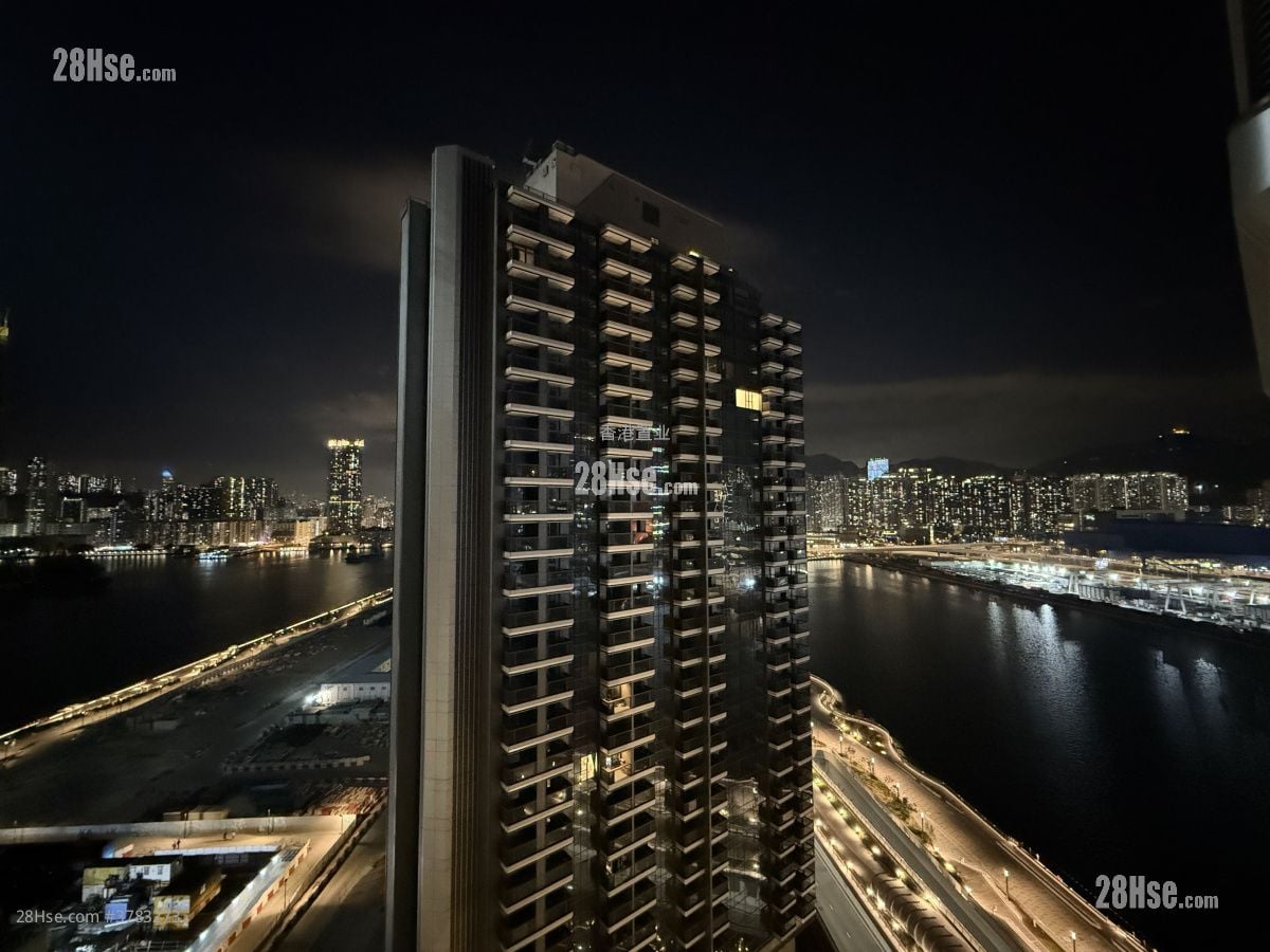 Twin Victoria Rental Studio , 1 Bathroom 247 ft²