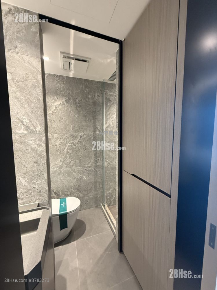 Twin Victoria Rental Studio , 1 Bathroom 247 ft²