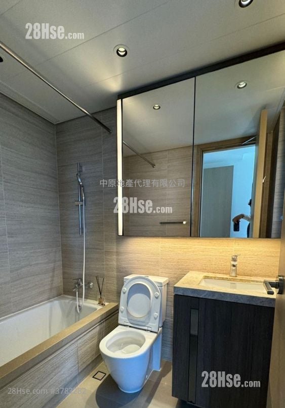 LP6 售盘 3 房 , 2 浴室 702 平方尺