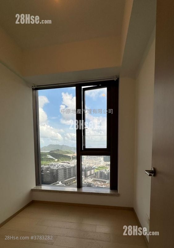 LP6 售盘 3 房 , 2 浴室 702 平方尺