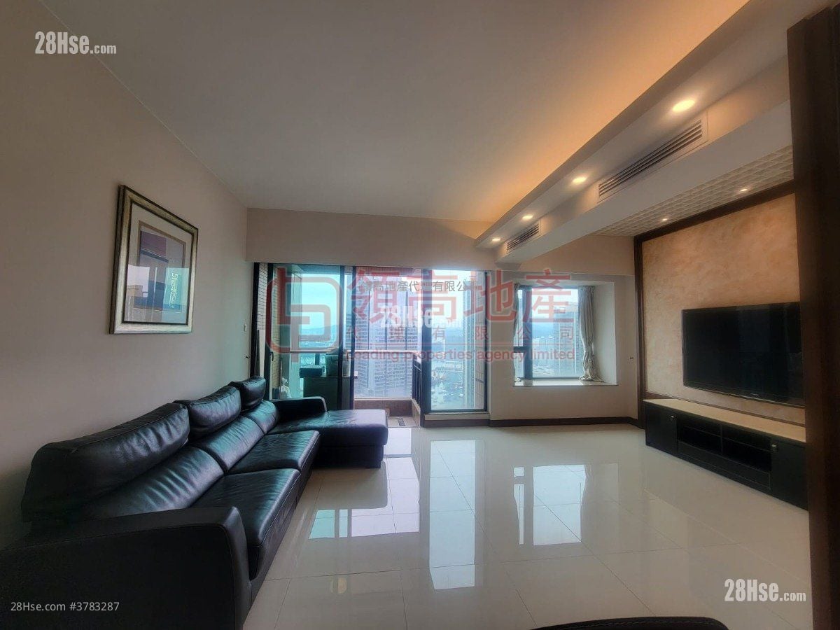 The Arch Rental 3 Bedrooms , 2 Bathrooms 970 ft²