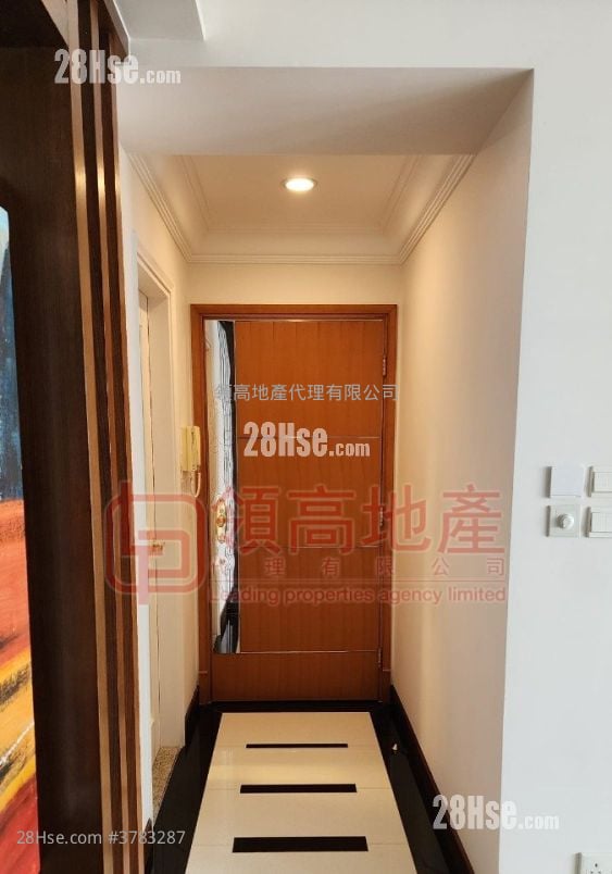 The Arch Rental 3 Bedrooms , 2 Bathrooms 970 ft²