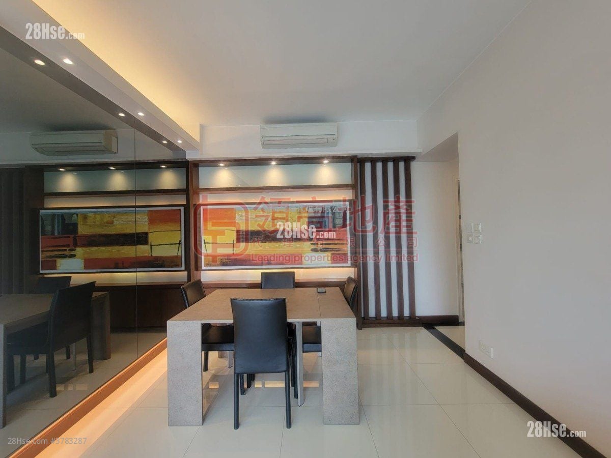 The Arch Rental 3 Bedrooms , 2 Bathrooms 970 ft²