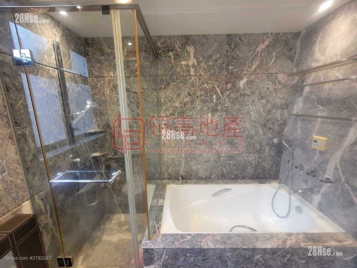 The Arch Rental 3 Bedrooms , 2 Bathrooms 970 ft²