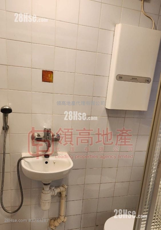 The Arch Rental 3 Bedrooms , 2 Bathrooms 970 ft²