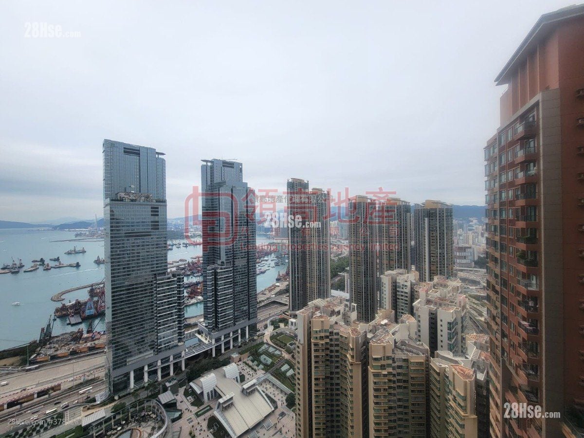 The Arch Rental 3 Bedrooms , 2 Bathrooms 970 ft²