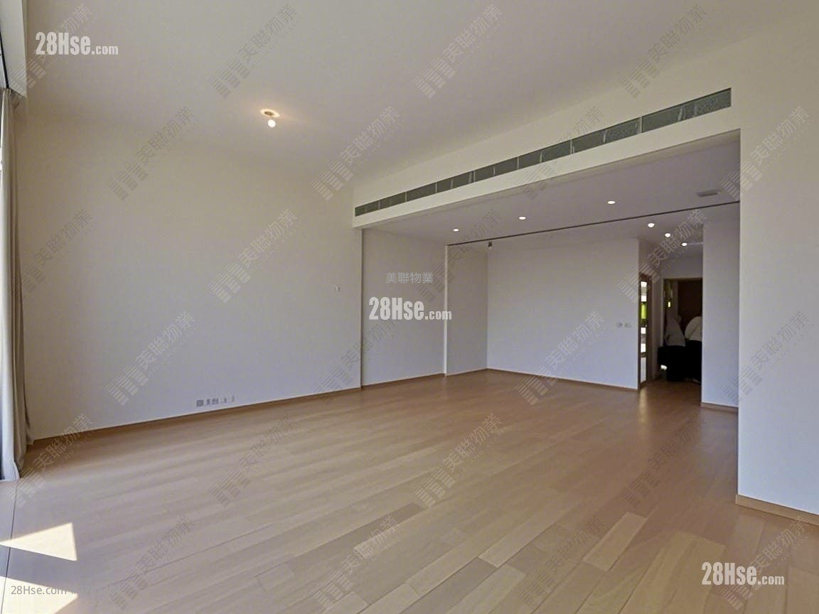 The Bloomsway Rental 4 Bedrooms , 5+ Bathrooms 2,542 ft²