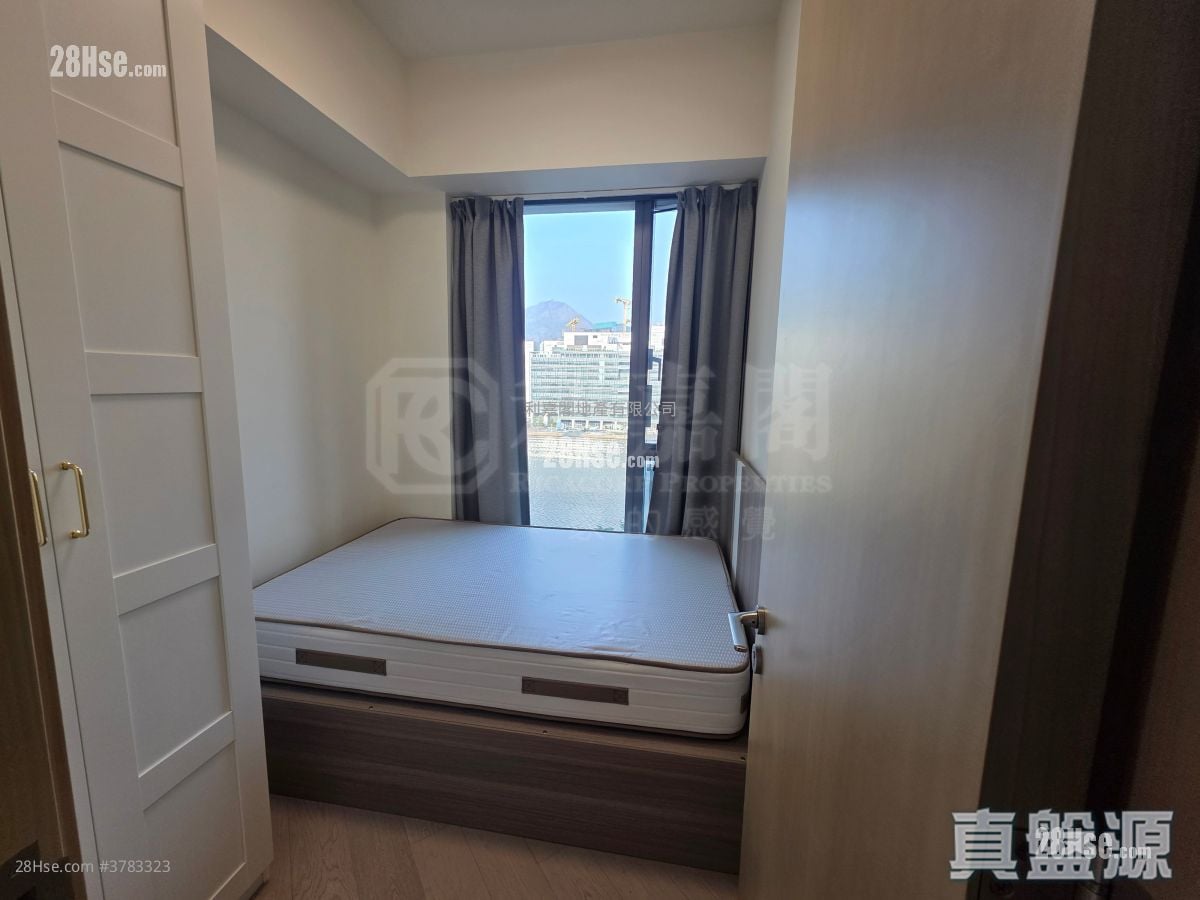 One Victoria Sell 3 Bedrooms 598 ft²