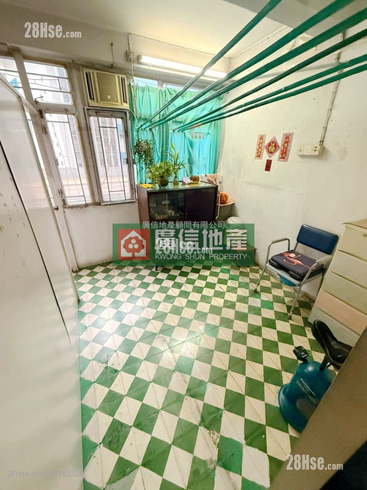 Chung Mei Building Sell 2 Bedrooms , 1 Bathroom 520 ft²