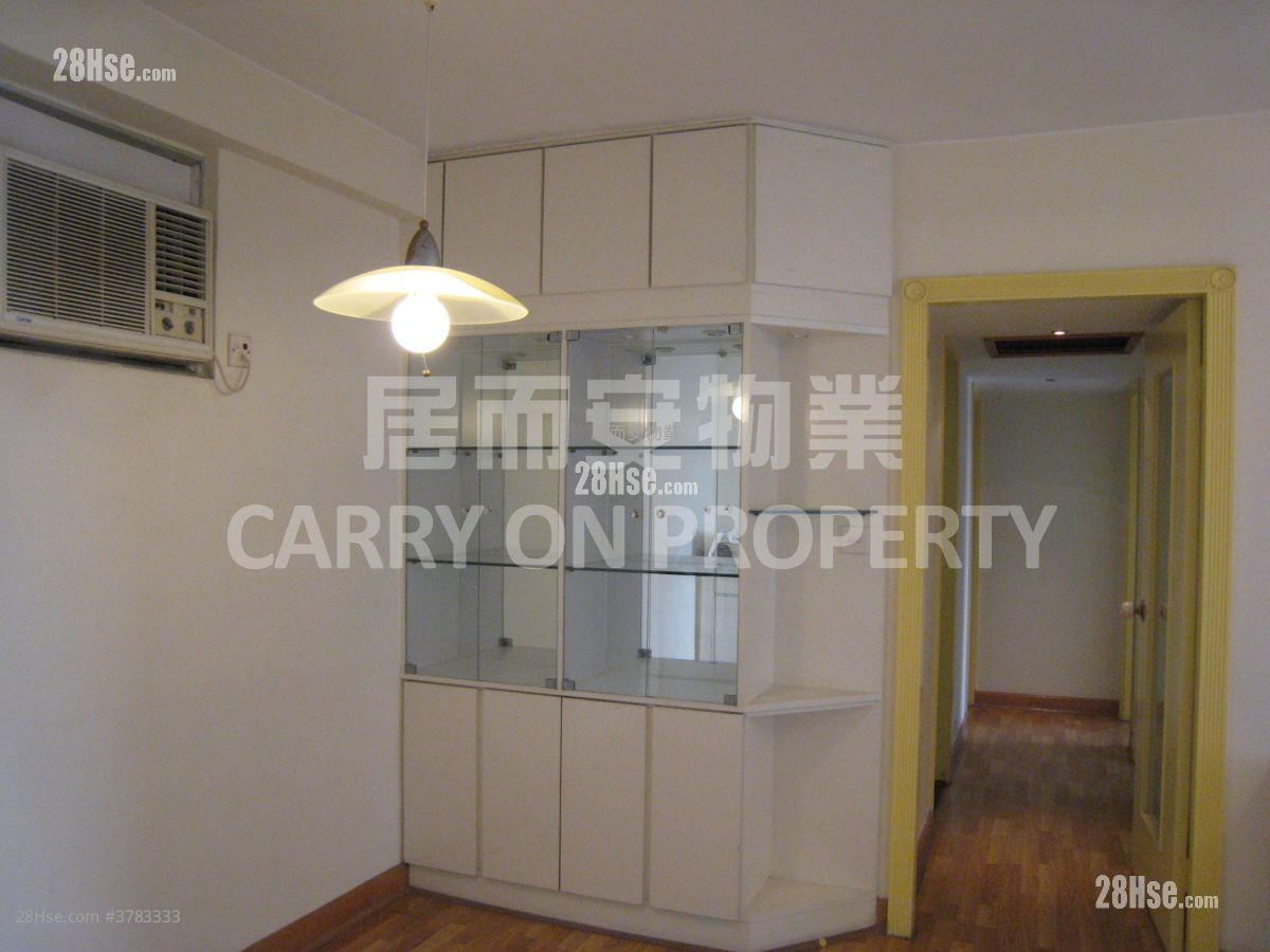 Riviera Gardens Sell 3 Bedrooms , 1 Bathroom 576 ft²