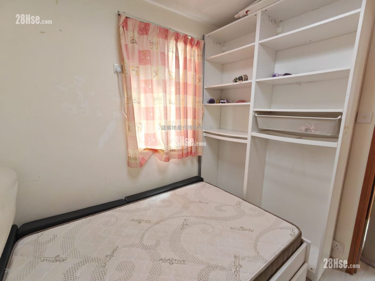 Tsuen Wan Centre Sell 2 Bedrooms , 1 Bathroom 468 ft²