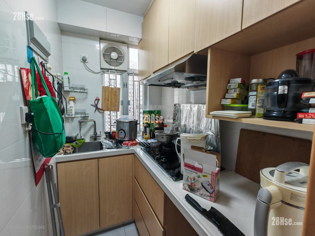 Tsuen Wan Centre Sell 2 Bedrooms , 1 Bathroom 468 ft²