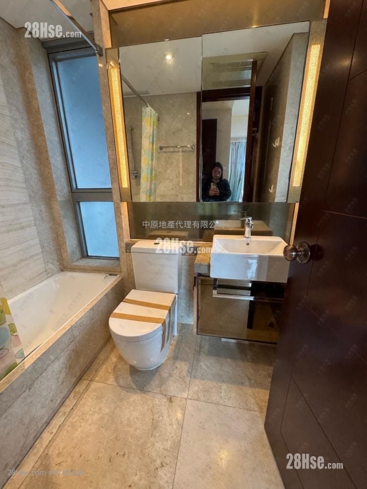 The Parkside 售盘 3 房 , 2 浴室 726 平方尺