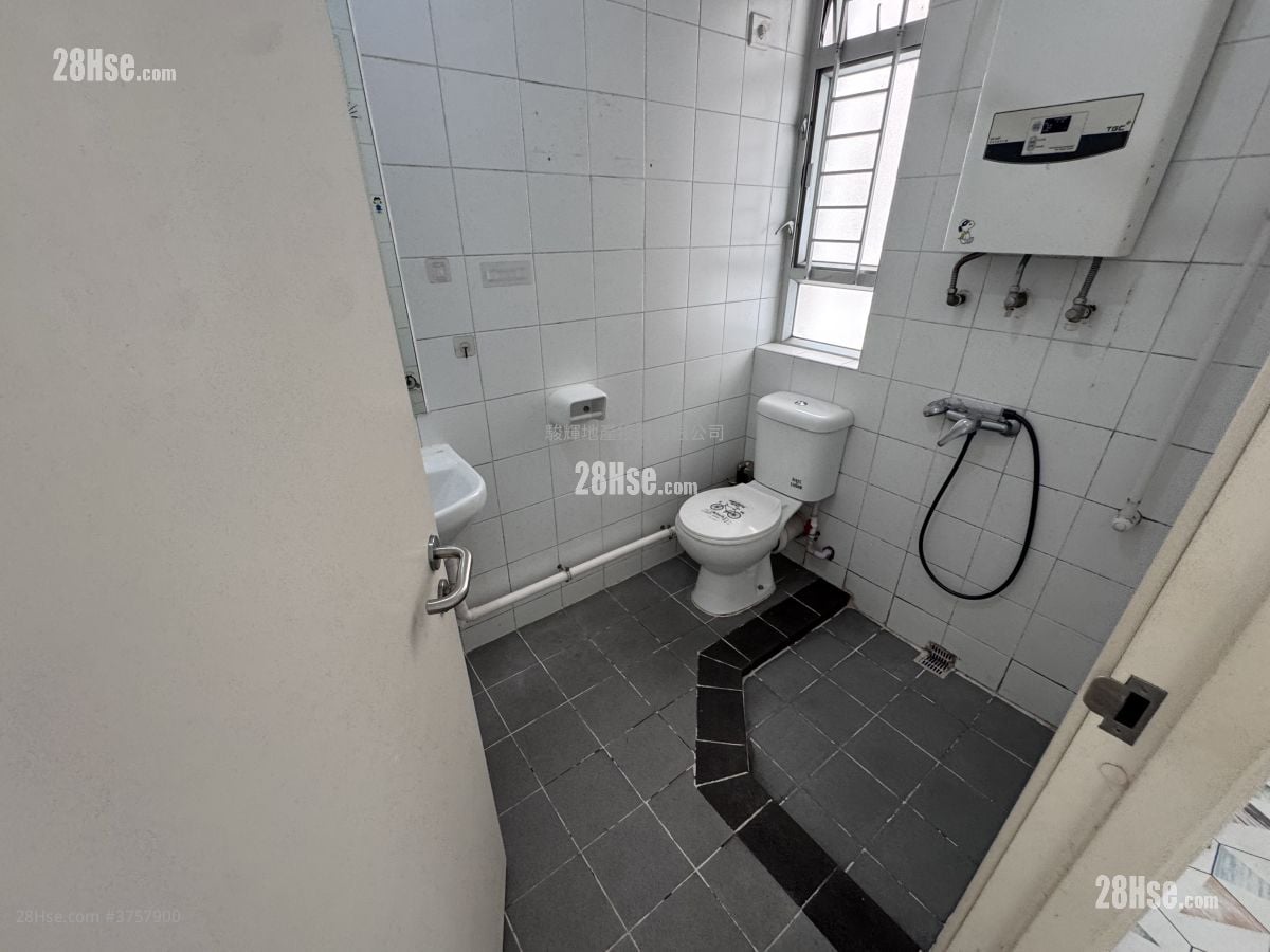 Lai Tsui Court Sell 1 Bedroom , 1 Bathroom 376 ft²