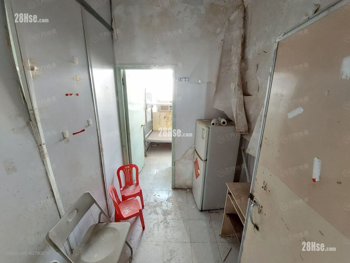 705 Shanghai Street Sell 4 Bedrooms , 3 Bathrooms 560 ft²