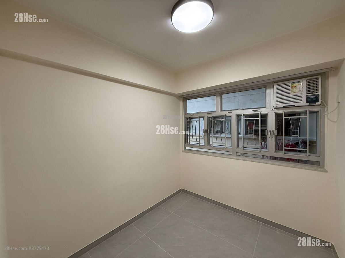 Whampoa Estate Sell 2 Bedrooms , 1 Bathroom 401 ft²