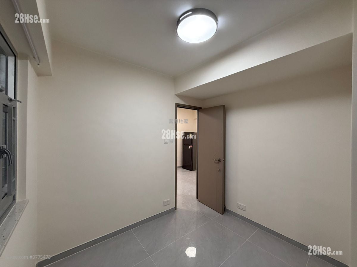 Whampoa Estate Sell 2 Bedrooms , 1 Bathroom 401 ft²