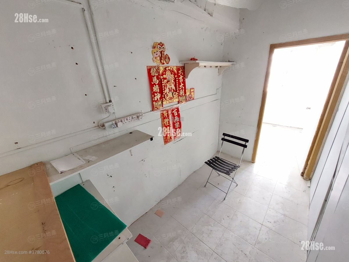 705 Shanghai Street Sell 4 Bedrooms , 3 Bathrooms 560 ft²