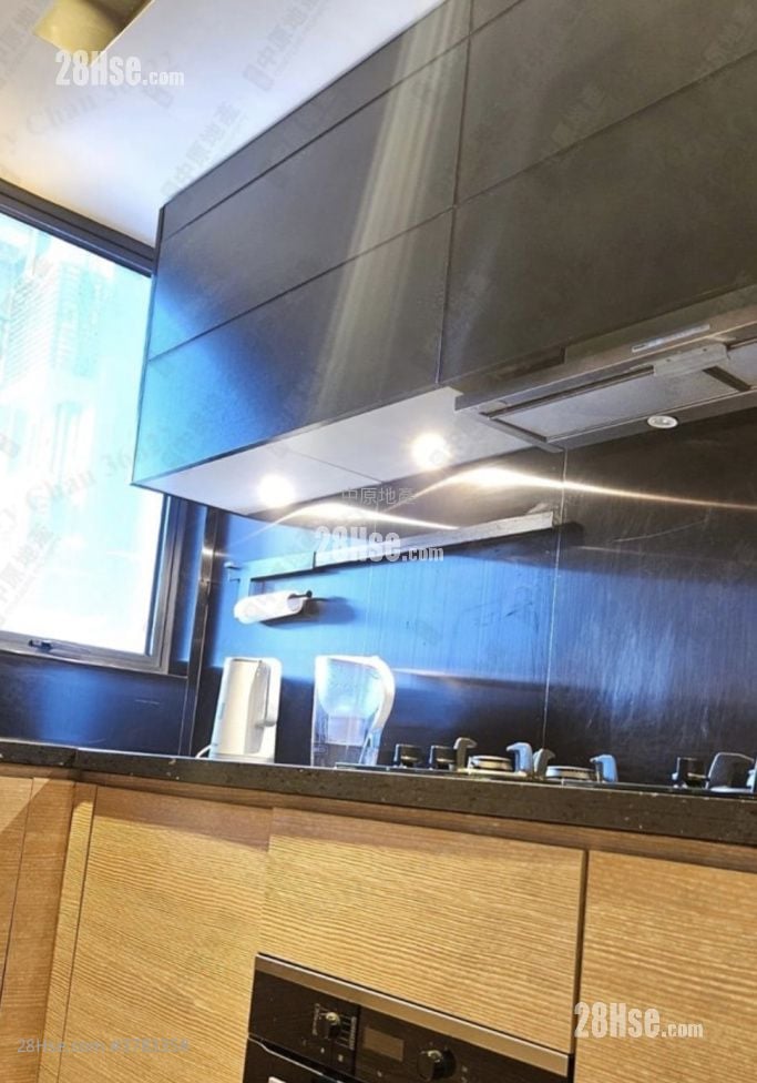 柏傲山 售盘 2 房 , 2 浴室 716 平方尺