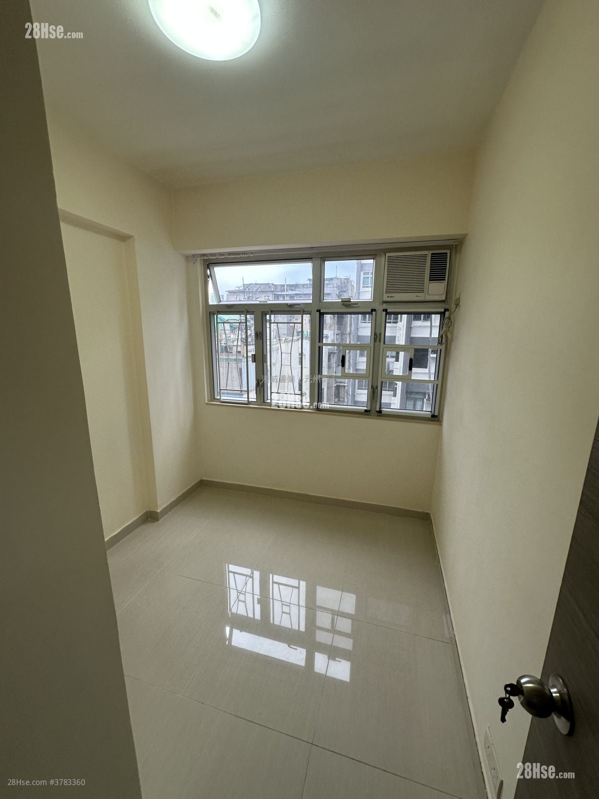 Eastland Towers Sell 364 ft²