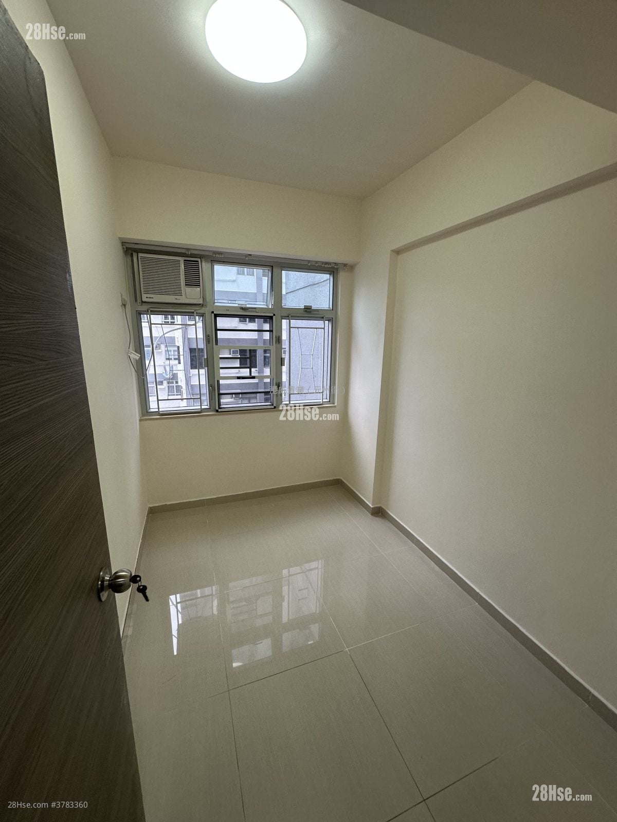 Eastland Towers Sell 364 ft²