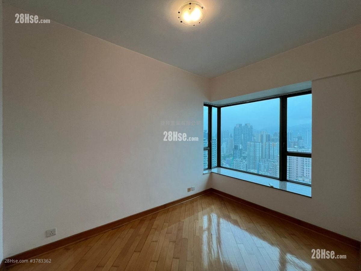 Royal Peninsula Sell 4 Bedrooms , 2 Bathrooms 563 ft²