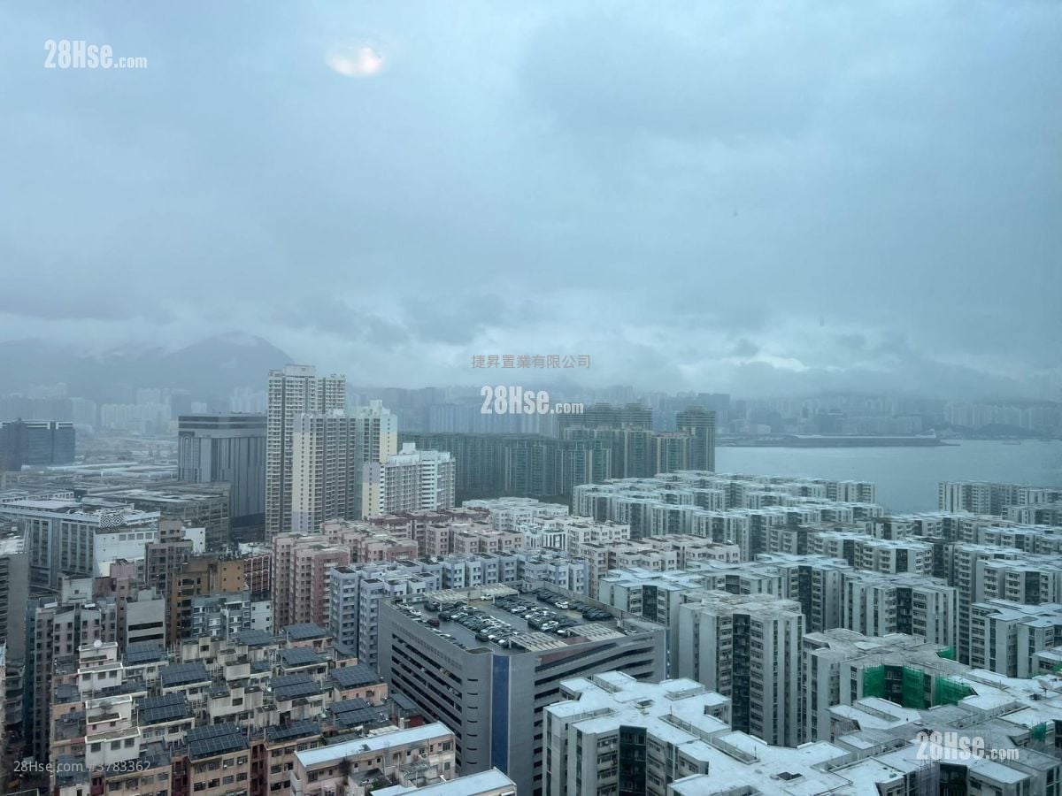 Royal Peninsula Sell 4 Bedrooms , 2 Bathrooms 563 ft²