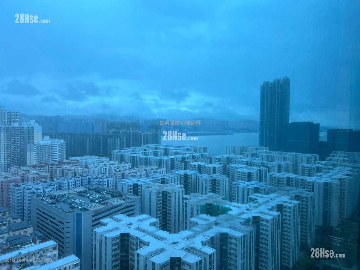 Royal Peninsula Sell 4 Bedrooms , 2 Bathrooms 563 ft²