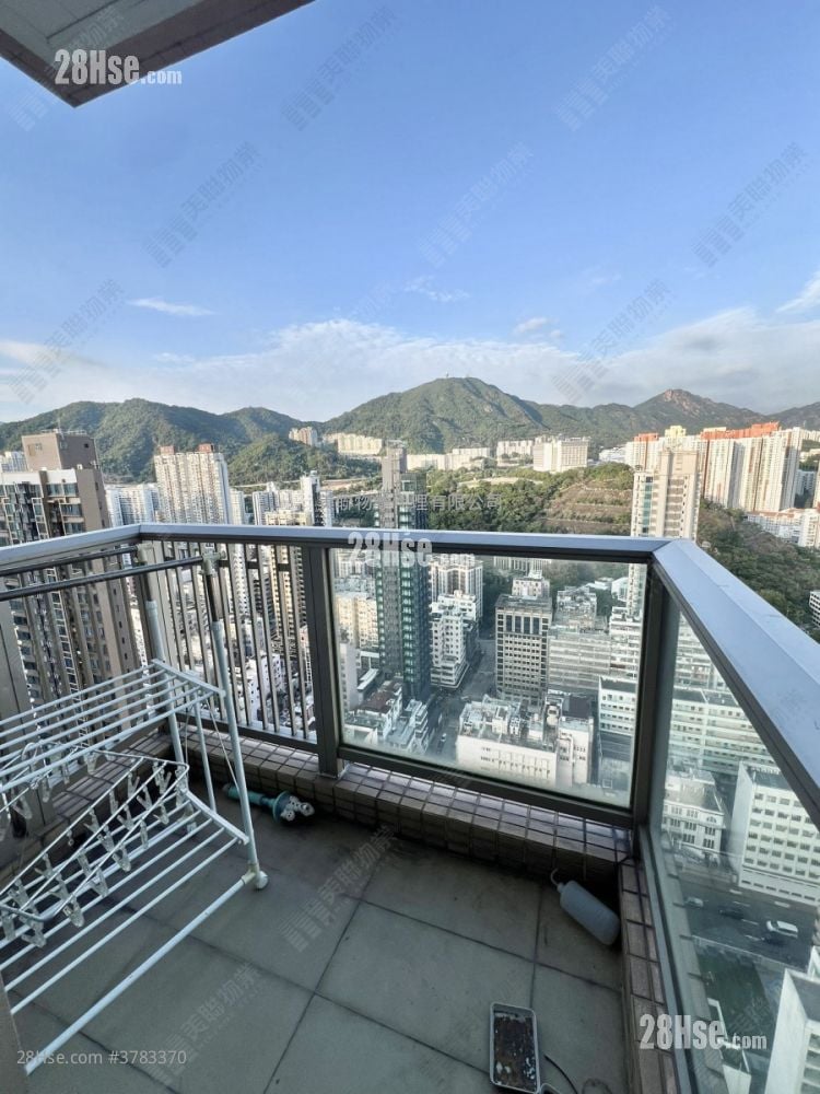 Vista Sell 3 Bedrooms 687 ft²