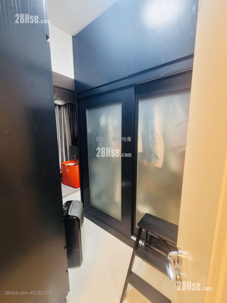 Mont Vert Sell 3 Bedrooms , 2 Bathrooms 750 ft²