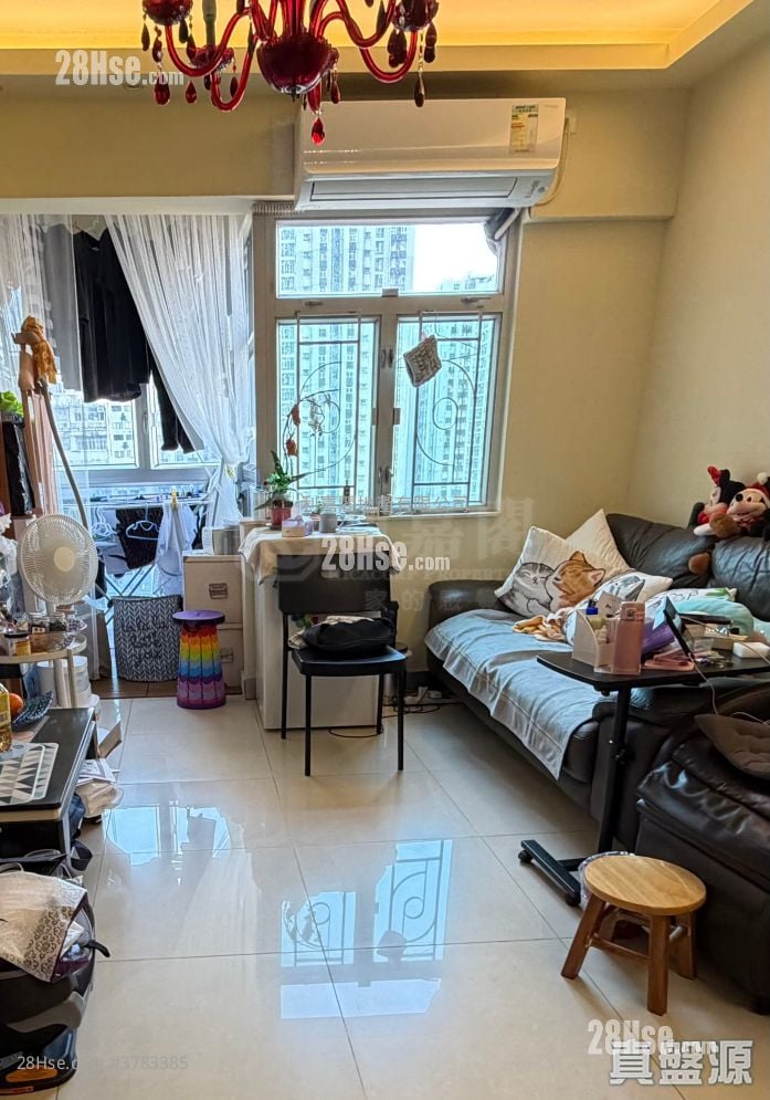 宝峰园 售盘 3 房 , 2 浴室 822 平方尺